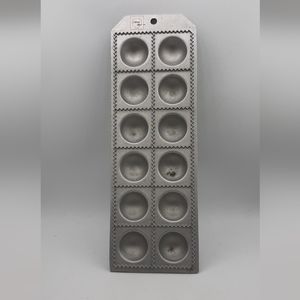 IL PIATTO Pieno Ravioli Maker 12 Pieces Mold Made in Italy